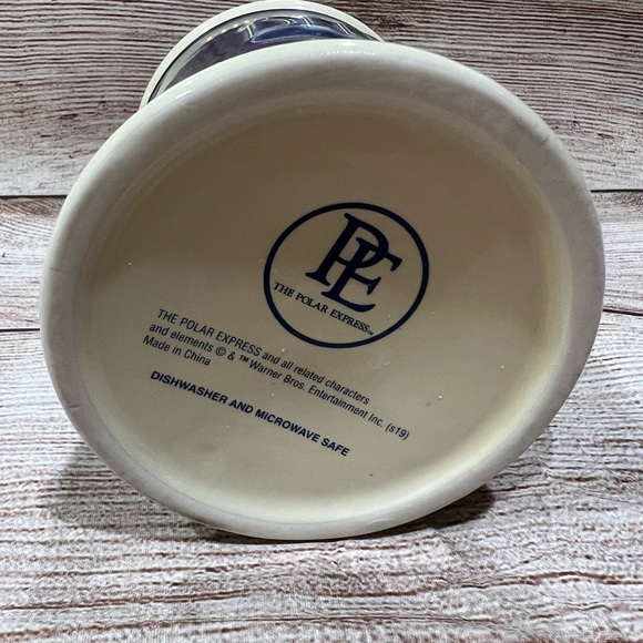 The Polar Express Official Large Coffee Tea Mug Believe Train Scene Warner Bros - Picture 3 of 6